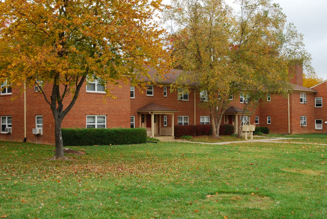 Building Photo - Springfield Gardens