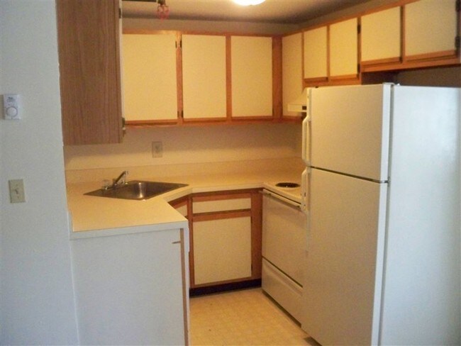 Foto del edificio - 2 br, 1 bath Apartment - Greenview Estates 2B