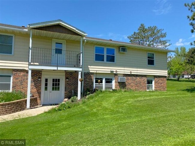 Foto del edificio - 710 Hillcrest St