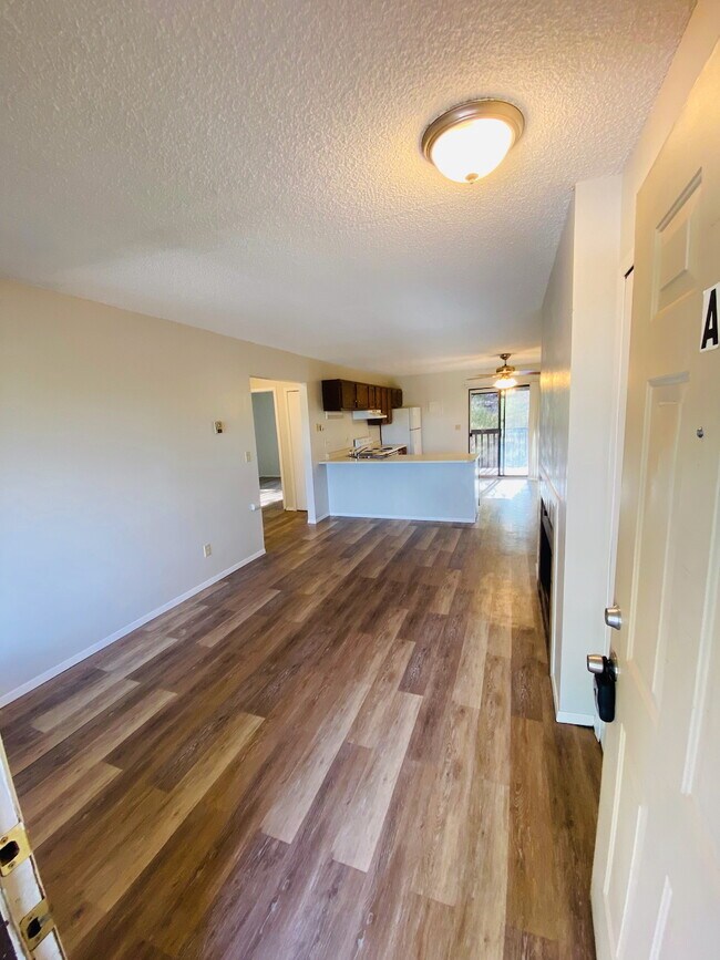 Another angle of living room, open floor plan - 2912 Straus Ln