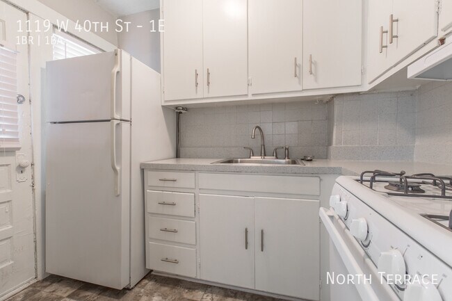 Foto del edificio - 1119 W 40th St