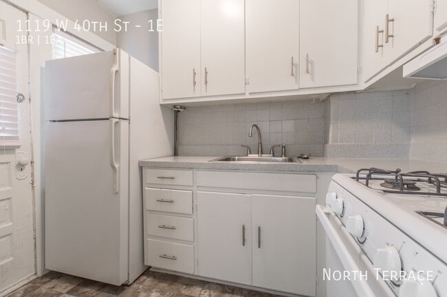 Building Photo - 1119 W 40th St