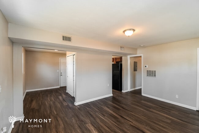 Foto del edificio - 6916 Jack Horner Ln