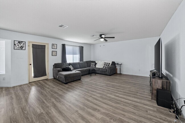 Building Photo - 4330 S Desert Willow Wy
