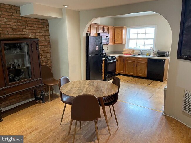 Foto del edificio - 1841 Light St