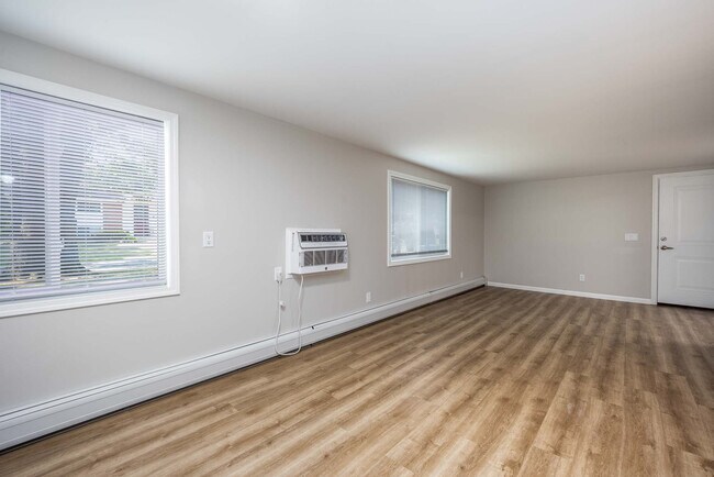 Building Photo - Glenora Gardens