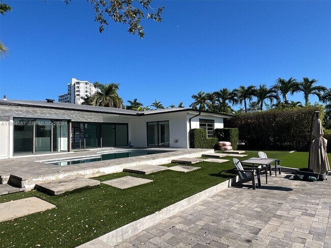 Foto del edificio - 2062 NE 121st Rd