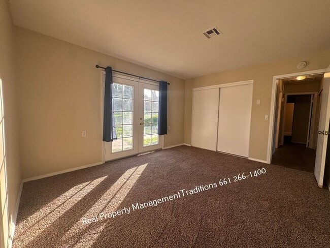 Building Photo - Great 3 + 2 Located in Quartz Hill