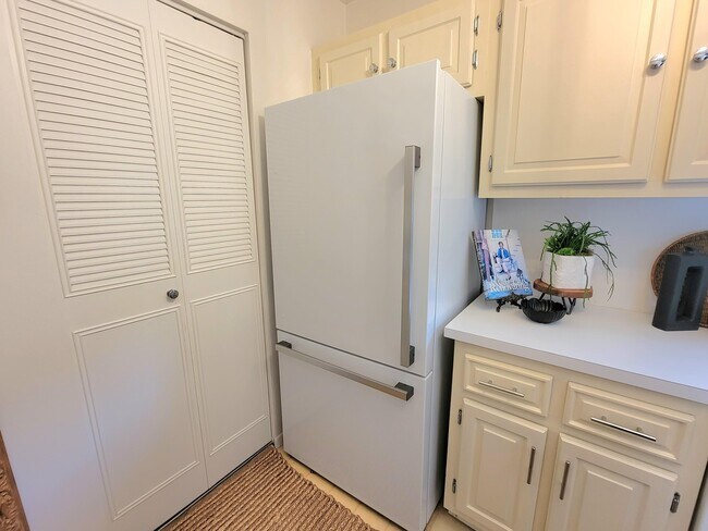 Foto del edificio - 114 Lake Evelyn Dr