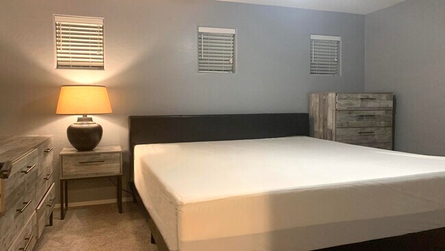 Foto del edificio - 15046 W Sells Dr