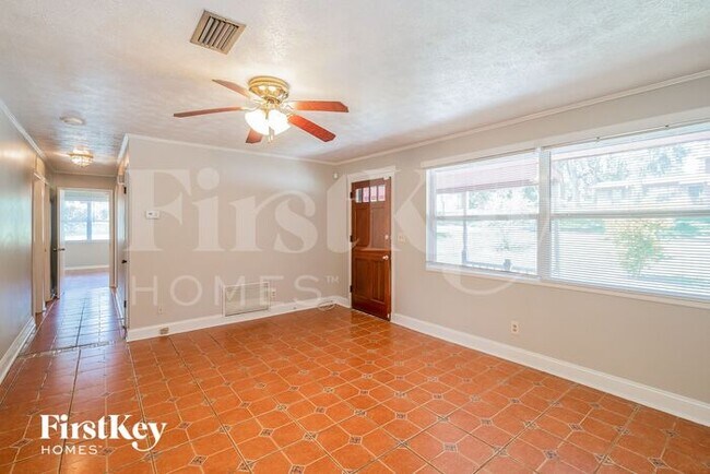 Foto del edificio - 441 Arlington Pl