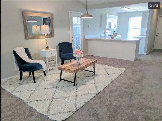 Foto del edificio - 300 Elders Pond Cir