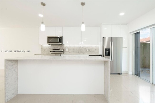 Foto del edificio - 6080 W 26th Ct