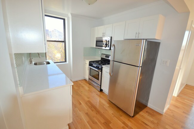 Building Photo - 314 50th St