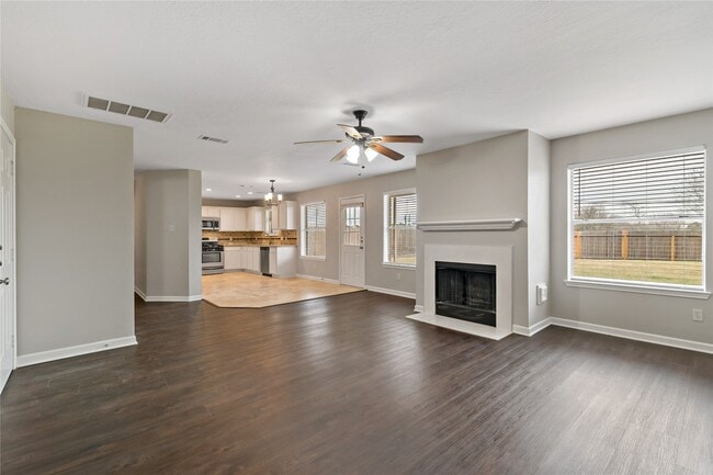 Building Photo - 3505 Stonegate Cir