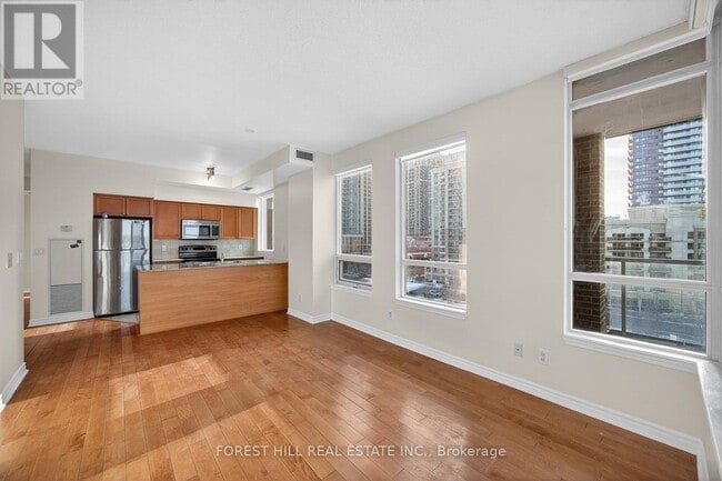 Building Photo - 388 Prince of Wales Dr