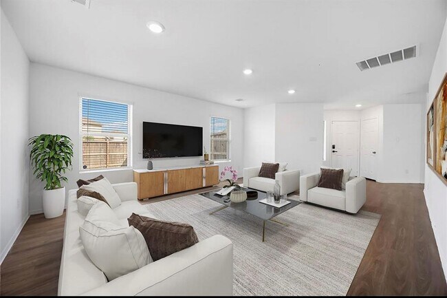 Foto del edificio - 14611 Broadbury Pond Rd
