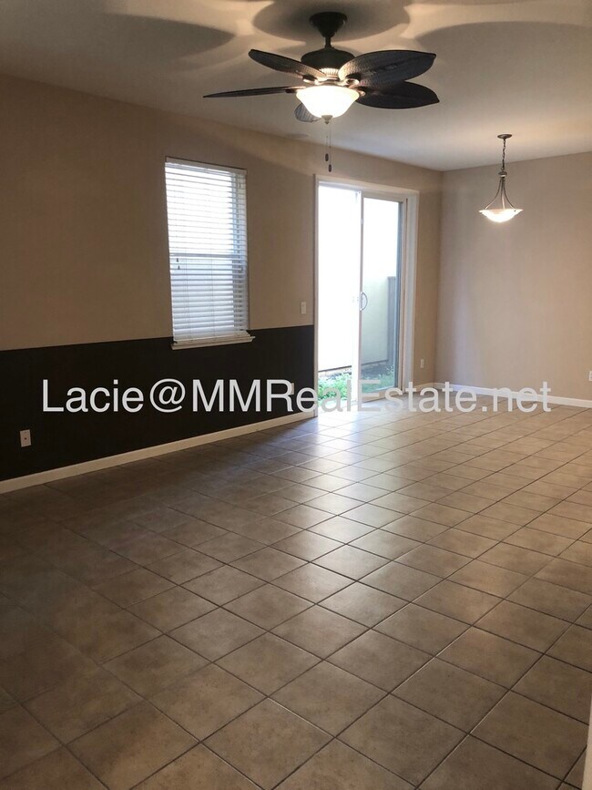 Building Photo - 10927 Wildberry Ln