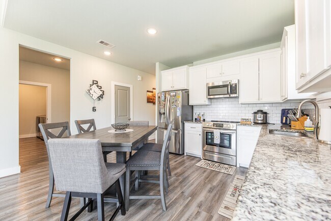 Building Photo - 9 Drywood Ln