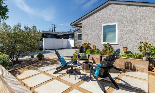 Foto del edificio - Beautiful 3 BEDROOM 2 BATH in Hawthorne with Garage. 1/2 off the 1st month of rent on OAC.
