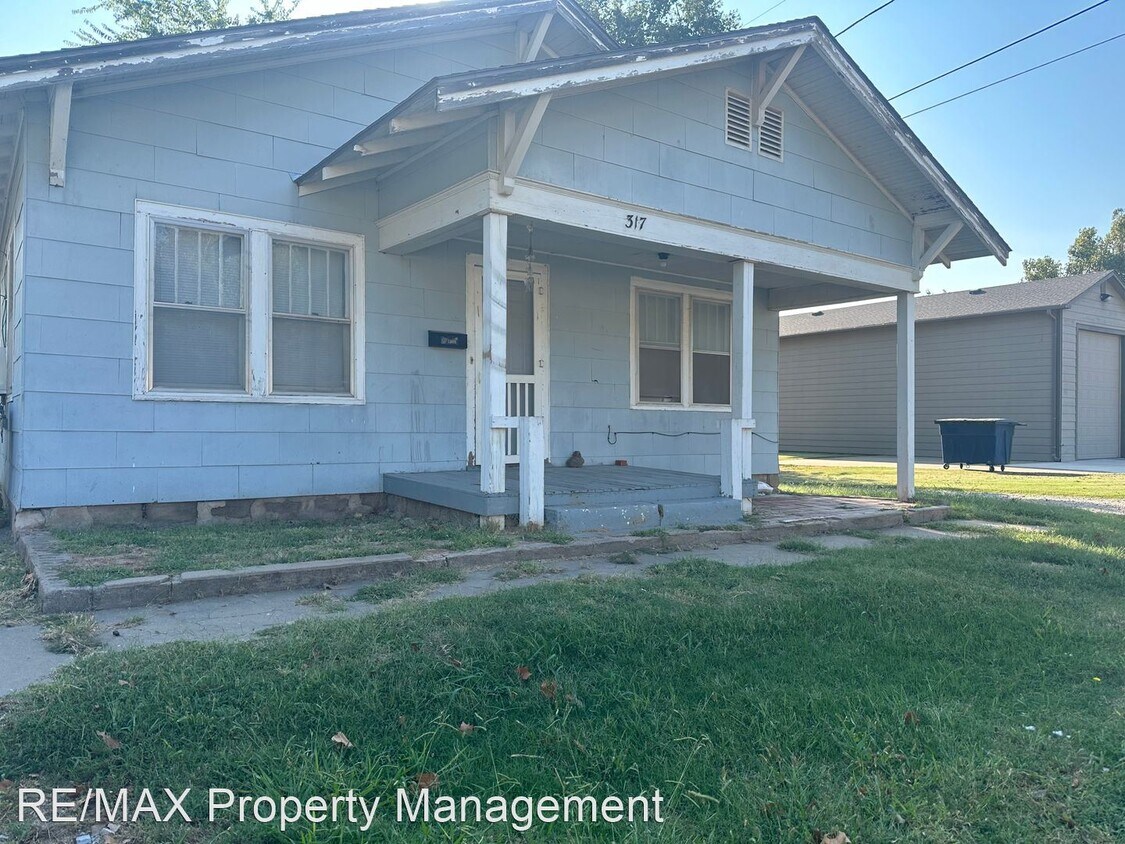 Primary Photo - 2 br, 1 bath House - 317 N. Jackson St.