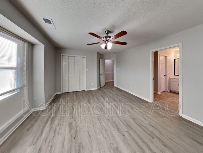 Foto del edificio - 125 Dogwood Trail Dr