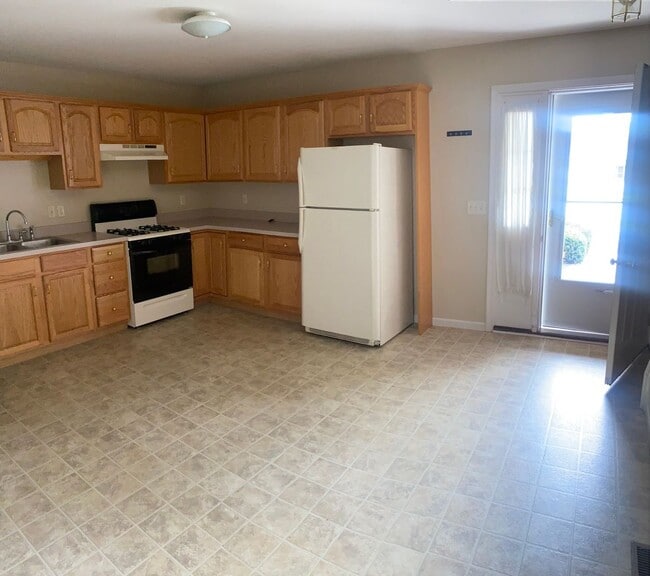 Foto del edificio - Three Bedroom Townhouse