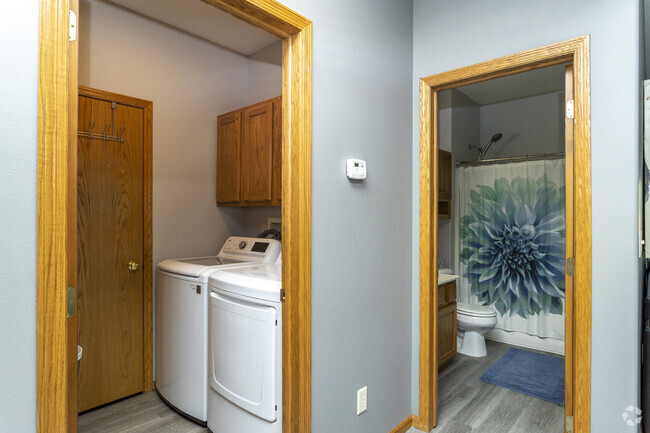 2BR, 2BA - 1,079 SF - Dakota Prairie Apartments