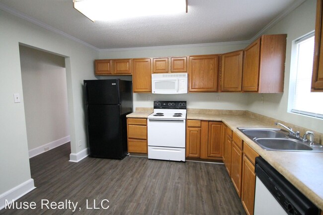 Foto del edificio - 3 br, 1 bath House - 658 Walnut Street