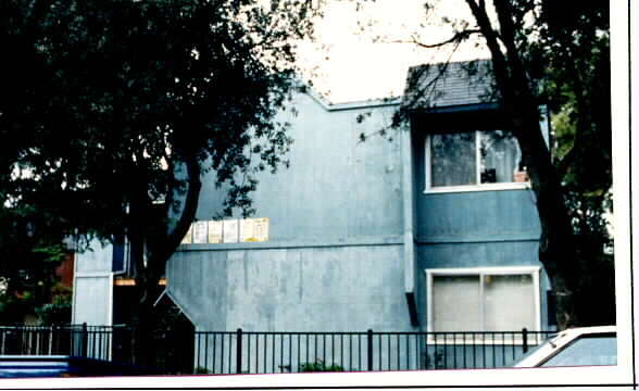 Foto del edificio - 1367 Tami Lee Dr