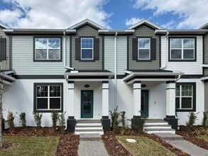 Building Photo - 15517 Bay Brg St