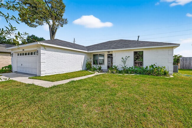 Building Photo - 1114 Briarmead Dr