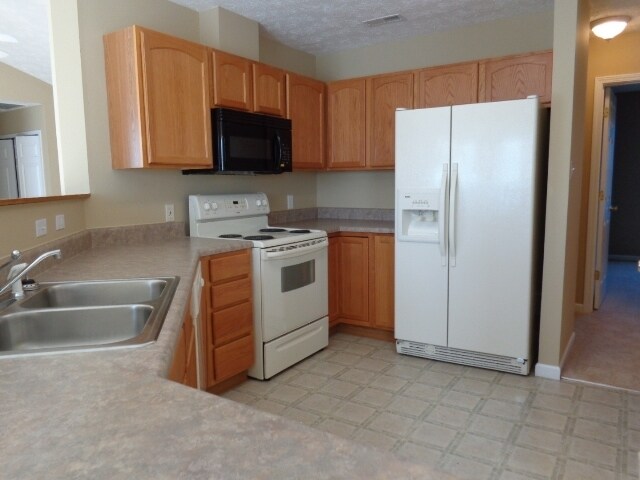 Building Photo - 6100 Glenmay Drive
