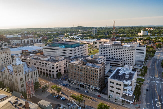 Building Photo - The Terminal Building