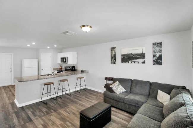 Foto del edificio - 15520 Taylorcrest Dr