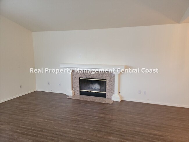 Building Photo - LEASE PENDING - 3 Bed, 2.5 Bath Grover Bea...