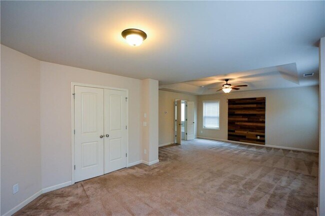 Building Photo - 5573 Primrose Park Ct
