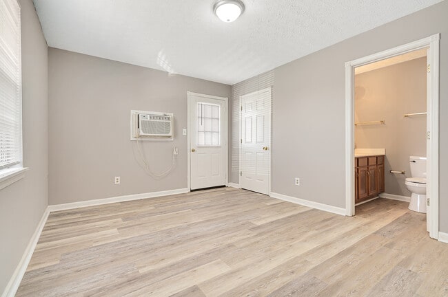 Building Photo - River Valley Apartments