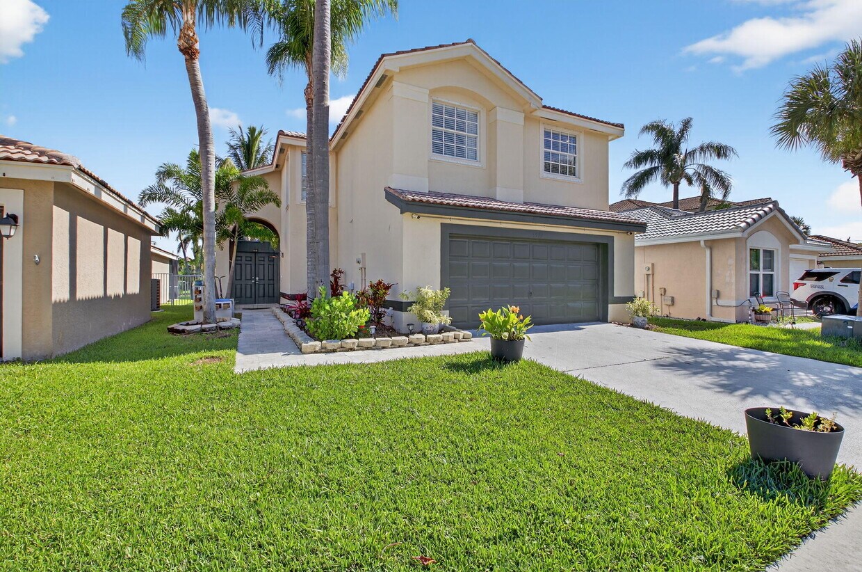 Primary Photo - 3527 Stratton Ln
