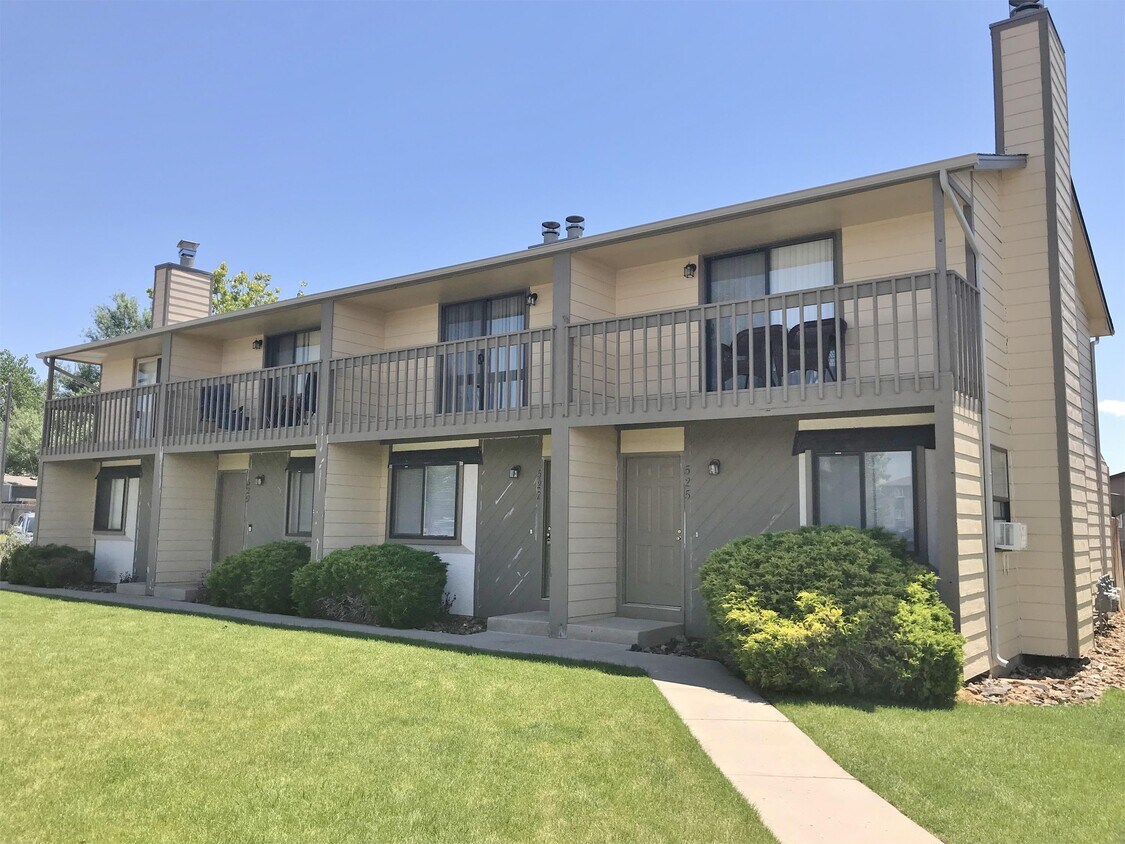 527 Comanche Village Dr, Fountain, CO 80817 Townhome Rentals in