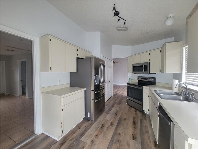 Building Photo - 9827 Dean Cove Ln