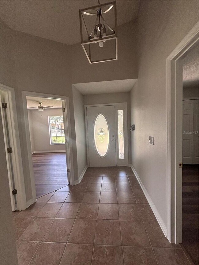 Building Photo - Davenport Home