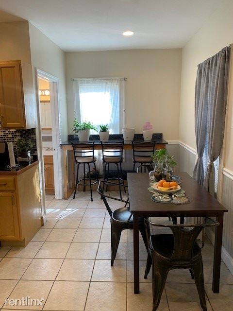 Building Photo - 1 br, 1 bath Apartment - 1512 Hyde Park Ave.