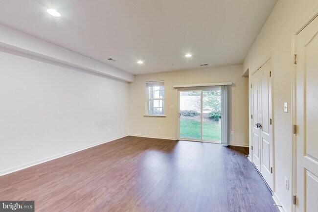 Building Photo - 12827 Longford Glen Dr