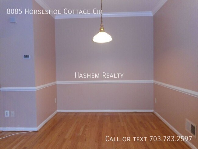Foto del edificio - 8085 Horseshoe Cottage Cir