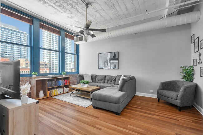 Building Photo - 124 W Polk St