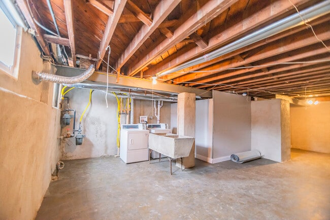 Building Photo - 1653 Northgate Rd