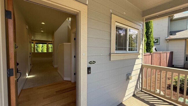 Building Photo - Beautiful 4-Bedroom Home for Lease in the ...