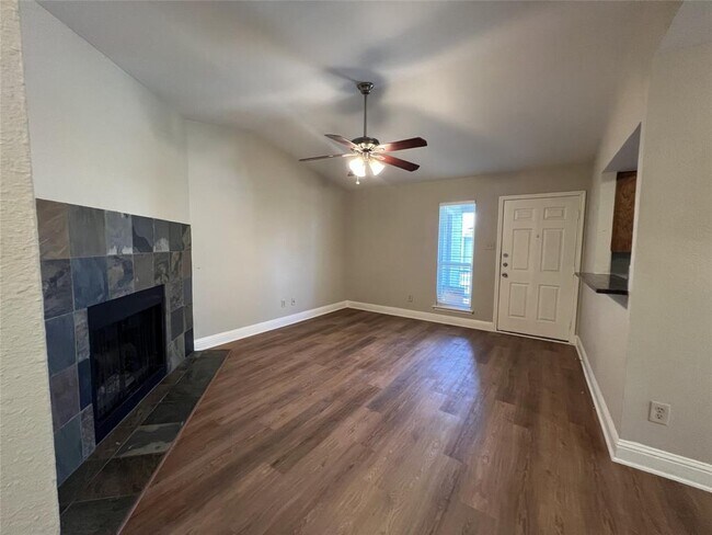 Foto del edificio - 10616 Mellow Meadow Dr