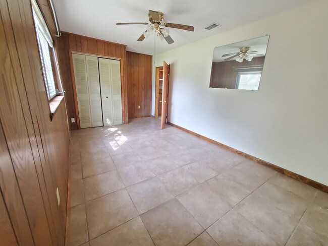 Foto del edificio - 1613 Avenue S